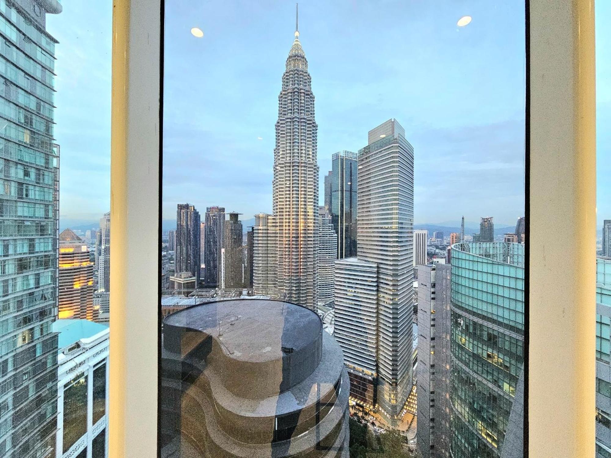 Sky Suites Klcc By Ali Kuala Lumpur Exterior photo